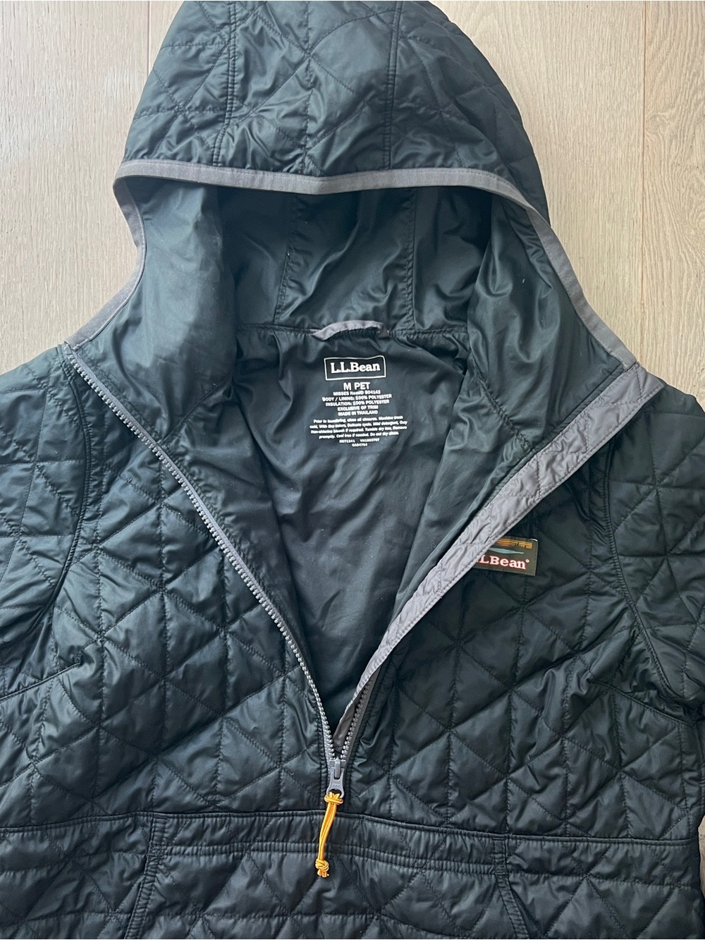 L.L. Bean Women’s Size M 1/2 Zip Quilted Hoodie Katahdin Jacket in Black - Picture 3 of 11